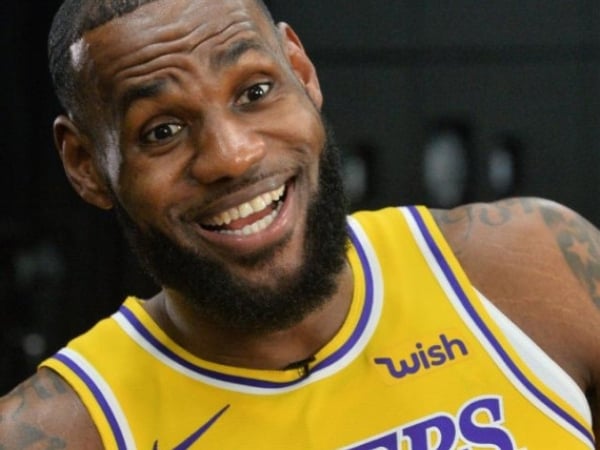 都是姆斯惹的禍！NBA 總裁認為：「NBA 收視率整體下滑 42%  是因為詹皇跑去西區打球」