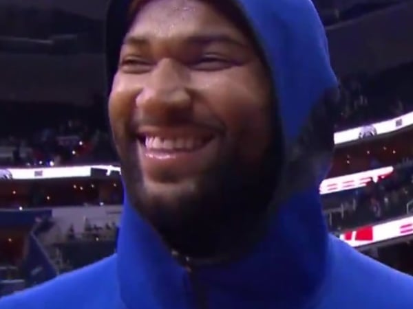 藏不住喜悅！NBA「5 星連線」勇士擊敗巫師笑納 9 連勝　表弟賽後受訪笑得合不攏嘴