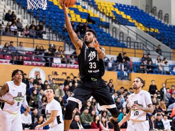 最棒的新年禮物！寶島夢想家擊敗澳門黑熊勇奪第 10 勝　黑人感性發文：獻給正為夢想打拼的人！