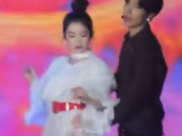 Super Junior 利特跳舞跳到把手摸上 Irene 的腰？照舞步還是吃豆腐？雙方粉絲吵翻天！