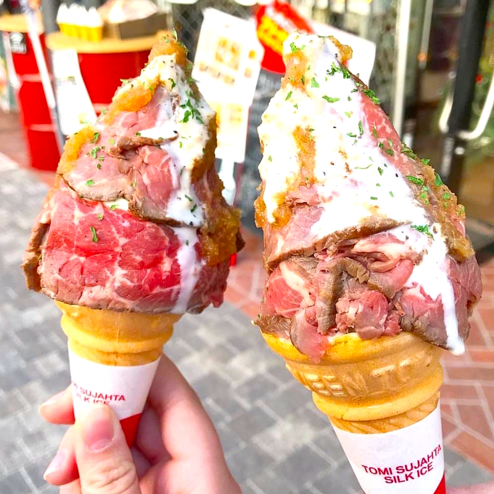 真的不是冰淇淋！日本餐廳推「炙燒生牛肉甜筒」　「淋奶汁、夾馬鈴薯沙拉」你敢嚐試嗎？