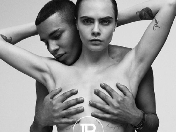 全裸上陣!Cara Delevingne 性感拍攝 Balmain 時尚寫真 背後捧胸的男人其實來頭不小?