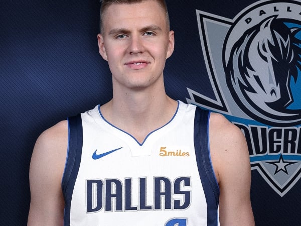 難以置信！尼克將「波神」Kristaps Porzingis 交易至獨行俠　網友：Dirk 接班人又多了一位！