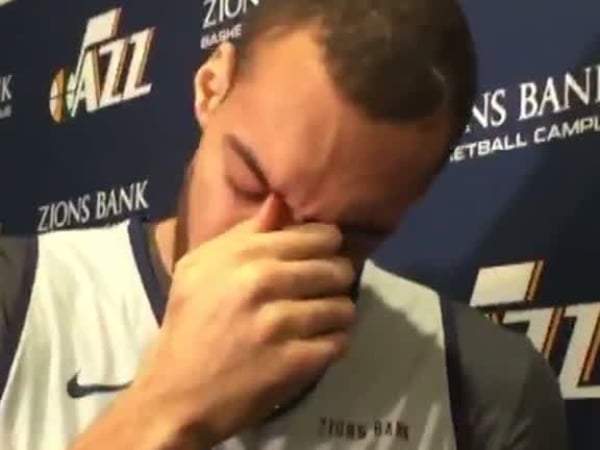 NBA 爵士中鋒遺憾落榜全明星賽受訪時落下男兒淚　勇士球員竟發文嘲諷引發大批網友砲轟