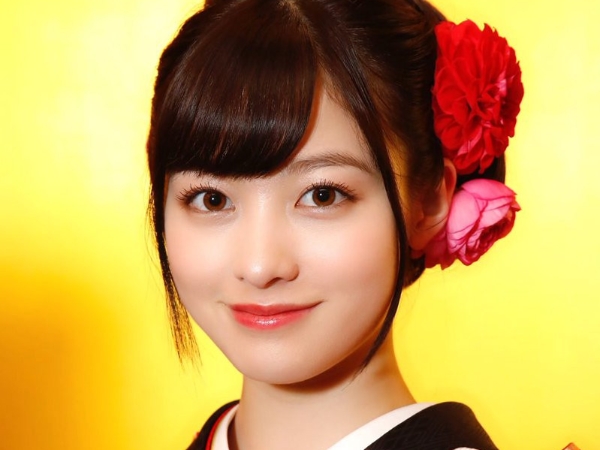 日本第一美少女成人！橋本環奈和服慶祝 20 歲生日　爆紅 6 年以來「絕世美顏」始終如一！