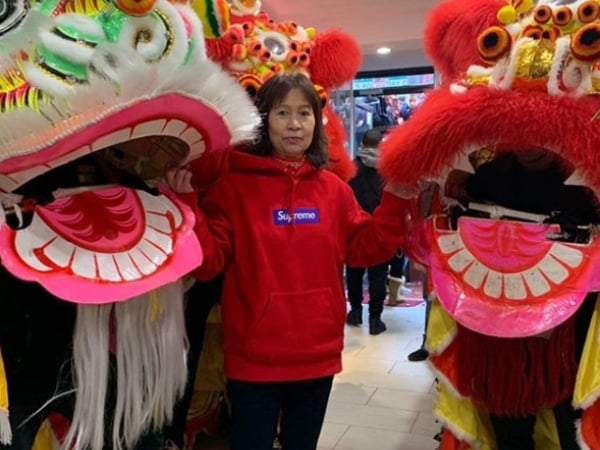 最強炒賣阿姨來拜年！舞龍舞獅進駐紐約潮流地標 Unique Hype