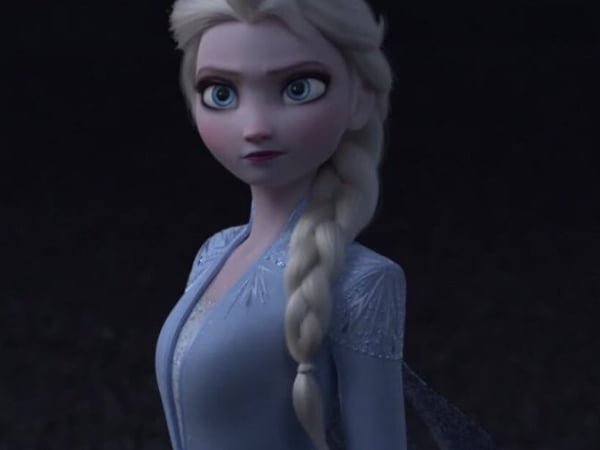 畫風大變！《冰雪奇緣 2》首支前導預告　影迷驚：這麼黑暗的艾莎是來自 DC 宇宙嗎？