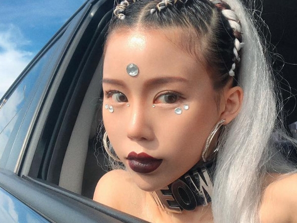 深色唇膏、獅子眉！常見「陷阱妹 4 大妝容」，網友：其實還蠻時髦的啊！