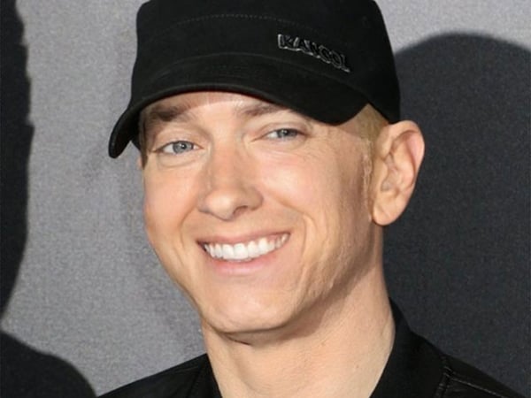 萬年厭世臉！他把「饒舌之神」阿姆照片全都改成笑容　網友：Eminem 笑起來變得更帥了！