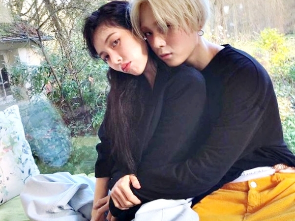 退社後放閃無極限!盤點「泫雅與 E'Dawn 金曉鐘」的情侶穿搭