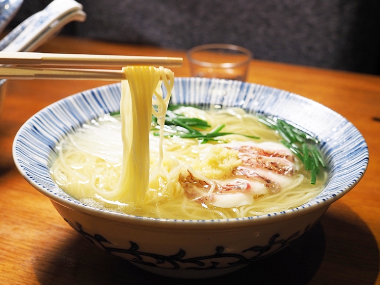 【多片】行家才懂的東京拉麵！隱身在巷弄中的沾麵、醬油、豚骨拉麵名店