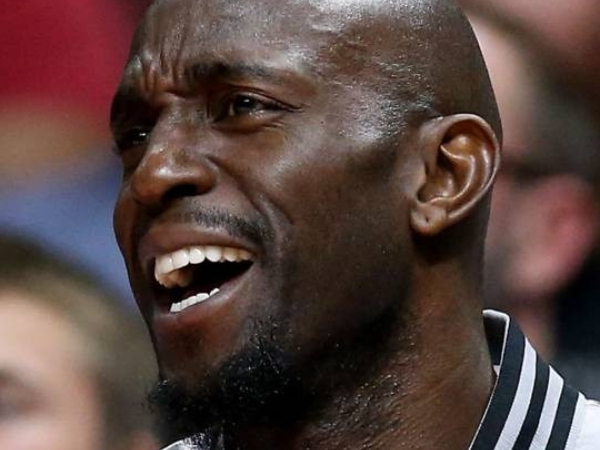 Kevin Garnett 爆料 2000 年奧運美國隊想「顏扣」姚明豪賭 100 萬美元