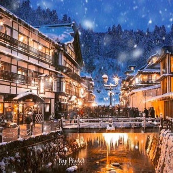 日本唯美雪景！ 此生必去《千與千尋》古老溫泉小鎮場景