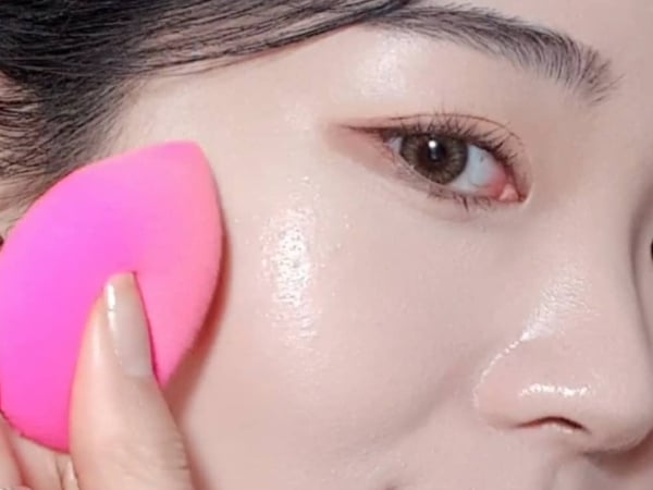 【美妝剁手週報】主打超遮瑕  實際使用卻連毛孔都遮不住？編輯實測「粉底遮瑕力 TOP 4 」！