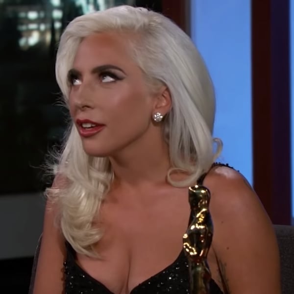 女神卡卡奧斯卡後登上脫口秀 被問到與布萊德利庫柏緋聞「大翻白眼」並這樣爆氣回答了！