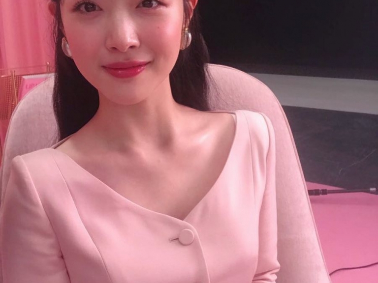 氣質雪莉回來了！？ IG 曬清新甜美工作照　粉絲直呼：「實在是太美了！」