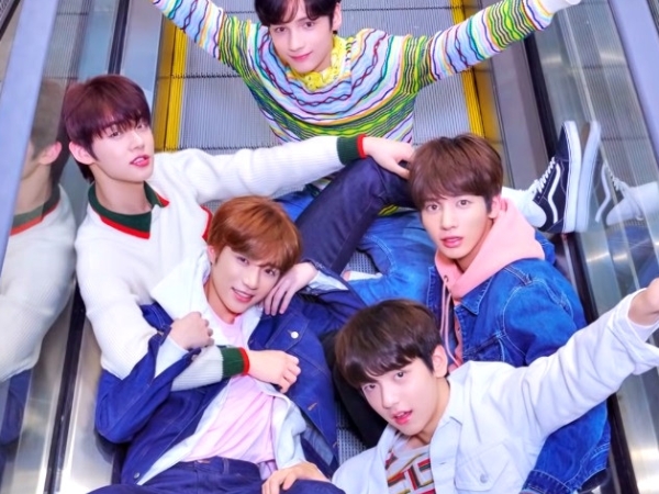 比 ITZY 更狂！BTS 師弟團 TXT 出道曲一小時湧入 10 萬留言　網：是含鑽石湯匙出生吧？