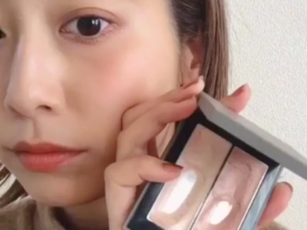 日本妹都在瘋 tag「#鐵片君」就是要用到見底才要 PO！這 6 大「必用到凹」的彩妝品你入手沒？