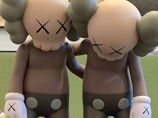又是刷爆卡的節奏！村上隆、KAWS 加持話題潮物釋出　網友：「怎麼選都破產啊！」