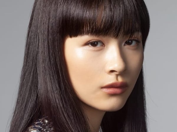不要再只知道 Kōki 了！UNDERCOVER 主理人高橋盾女兒 Lala 絕對是下一個必追的 Icon！
