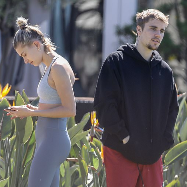 激烈爭執？小賈斯汀與海莉鮑德溫疑似在戶外吵架　老婆說不停他卻低頭滑手機！