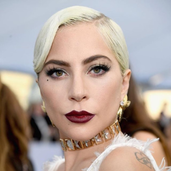 粉絲驚呆！Lady Gaga 被爆與前男友解除婚約後　新約會對象居然是「鷹眼」傑瑞米雷納！
