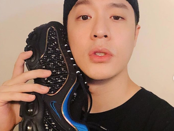 周湯豪親自揭秘御用「Sneaker Phone」拍照姿勢原來與球鞋文化中常見現象有關!