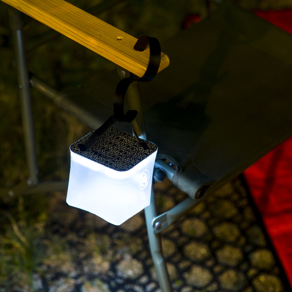 2019 春夏Carhartt WIP X新加坡文創品牌Ztarx 聯手製作的「TYPO LED LANTERN」充氣戶外燈