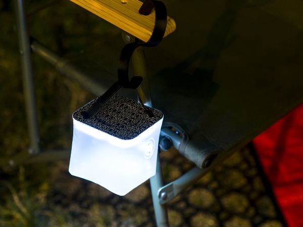 2019 春夏Carhartt WIP X新加坡文創品牌Ztarx 聯手製作的「TYPO LED LANTERN」充氣戶外燈