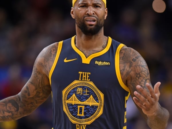 「表弟」DeMarcus Cousins 吐露心聲：「我以前常被球迷罵尼哥，但聯盟總是叫我無視！」