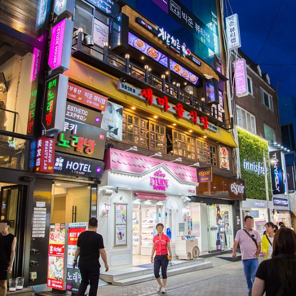 【韓國】新村逛街地圖：新村商圈交通、必逛、必吃、必買好物，購物攻略讓你一手掌握！
