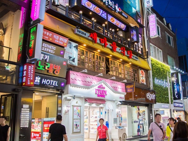 【韓國】新村逛街地圖：新村商圈交通、必逛、必吃、必買好物，購物攻略讓你一手掌握！