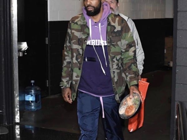 NBA 球鞋 Icon 無誤！看看 Kyrie 和 LeBron 穿了哪雙話題爆棚的鞋款現身球員通道？