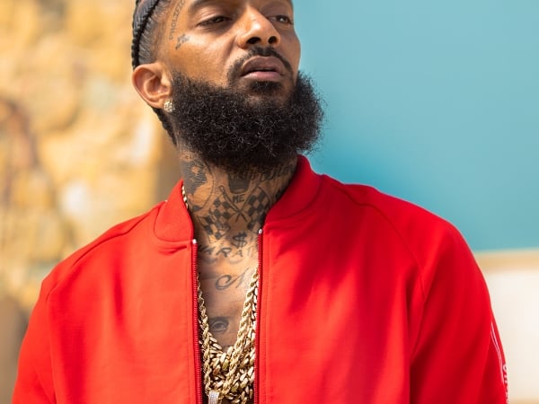 又痛失一位才子！葛萊美提名饒舌歌手 Nipsey Hussle 今早遭槍擊身亡！詹皇、蕾哈娜等巨星齊悼念：「太傷了！」