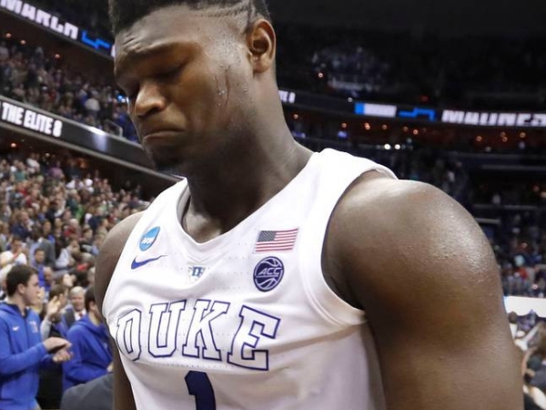 無力回天!「詹皇 2.0」Zion Williamson 狂轟 24 分 14 籃板也無用 杜克 1 分差飲恨止步 8 強!