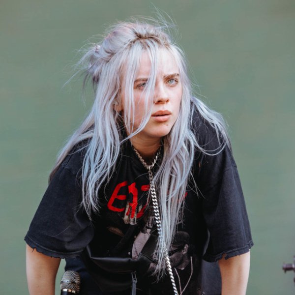 怪奇美少女 Billie Eilish 是小賈斯汀迷妹　爆紅後被偶像回追蹤不禁露出「超嬌羞笑容」！