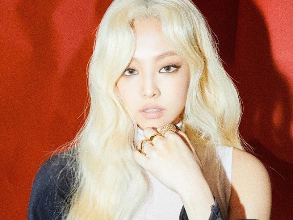 「神秘新髮型」亮相！BLACKPINK 最新宣傳照曝光　Jennie 從金髮到短髮這次又換一頭新造型～
