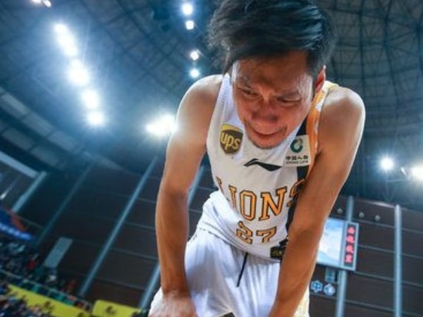 10 年 CBA 生涯正式告終！「野獸」林志傑淚灑球場向球迷道別　全場高喊 MVP 致敬傳奇！