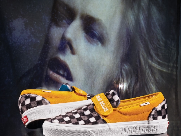 David Bowie 迷必收！致敬傳奇搖滾音樂人，Vans 聯名款發售！所有經典標誌都有