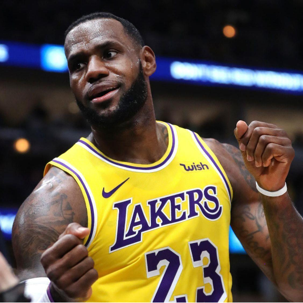 自信爆棚！詹皇透露自己會「全力積極」幫助湖人招募大咖球星：「大家都想要跟我一起打球！」