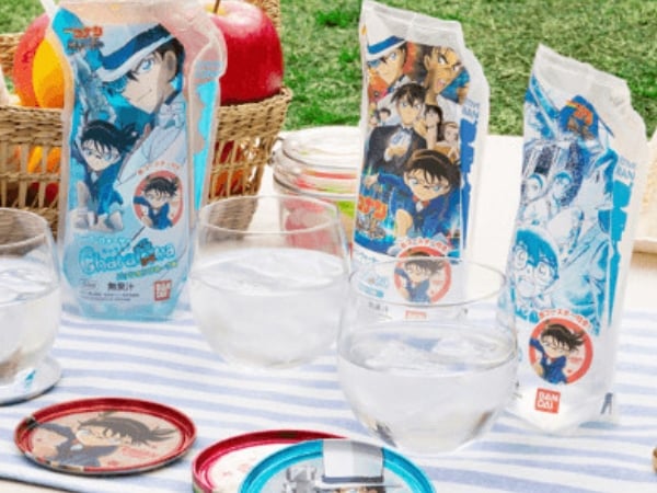 《名偵探柯南：紺青之拳》聯名飲料新登場！附贈怪盜基德、工藤新一等 8 款角色杯墊等你來收藏