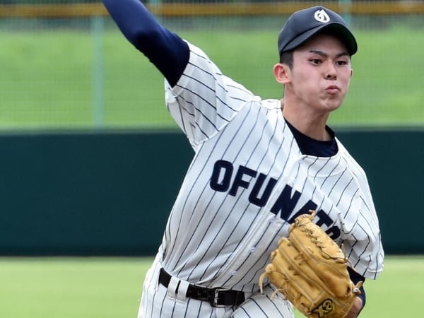 比茂野吾郎還扯！17 歲日本高中生狂飆 163 公里快速球　接球捕手表示：「我的手指都裂了！」