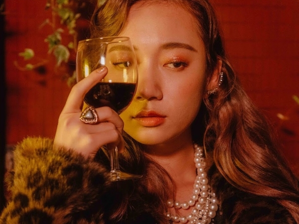 外套愛穿不穿才夠辣！鄉民老婆吳卓源「 3 種 Ju 式穿搭」讓人看了好惹火！