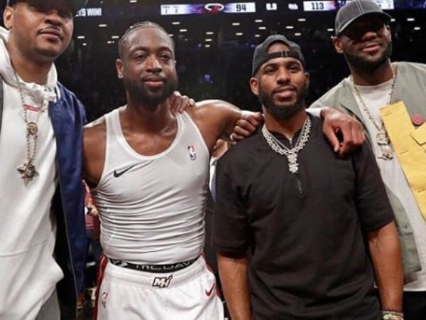 香蕉船兄弟合體！詹皇、甜瓜和保羅現身Dwyane Wade 退休之戰 亮點卻是他們腳上的鞋款！