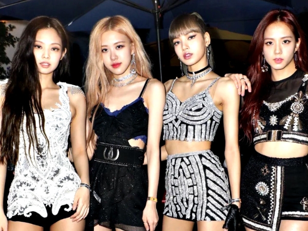 BLACKPINK Lisa 根本圈粉機器！首組登上 Coachella 音樂節韓女團　網狂問：長馬尾女孩是誰？
