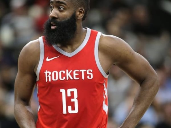 就是不給你機會！爵士後衛 Rubio 防守 Harden 只「盯著看」成功奏效　讓大鬍子整場僅有 3 罰！