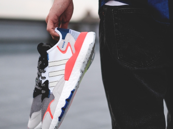 24 小時皆吸睛的 Nite Jogger！1 秒晉升潮人的秘訣就在這。