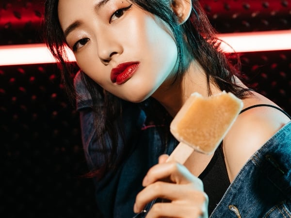 酷炫的外表下隱藏著活潑的內心！冰棒界的潮妹4ni？網友：「老天！這口感會不會太刺激？」
