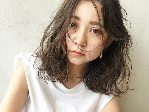 人家短髮這麼美 我卻像剛睡醒！超火紅的 3 款「日雜短捲髮」只要記住 1 個方向 你也能輕鬆捲出～