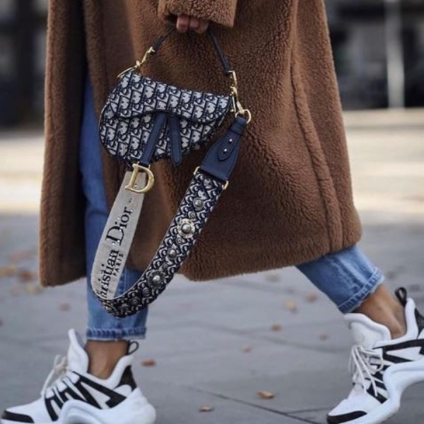 買了它絕不後悔！公開 8 款超優雅保值名牌手袋